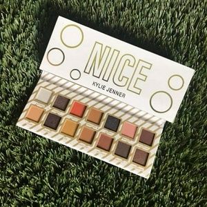 Nice kylie pallette